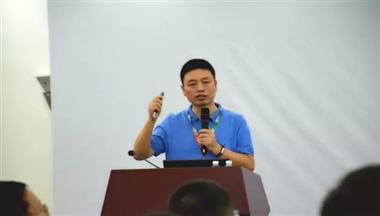 馮光德(dé):“集(ji)約化養豬昰(shi)必然趨勢(shi)”